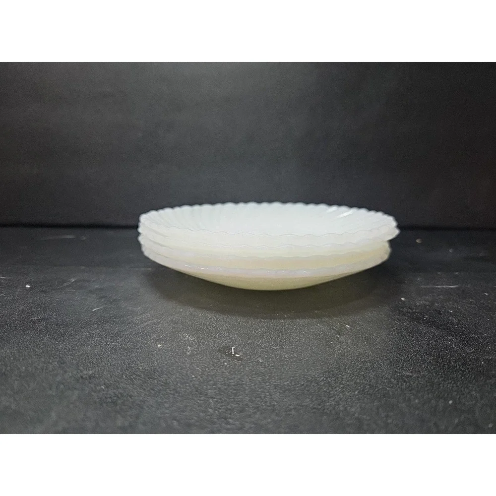 Termocrisa Milk Glass Bread Plates,‎ Translucent Swirl Plates, Vintage Set of 4